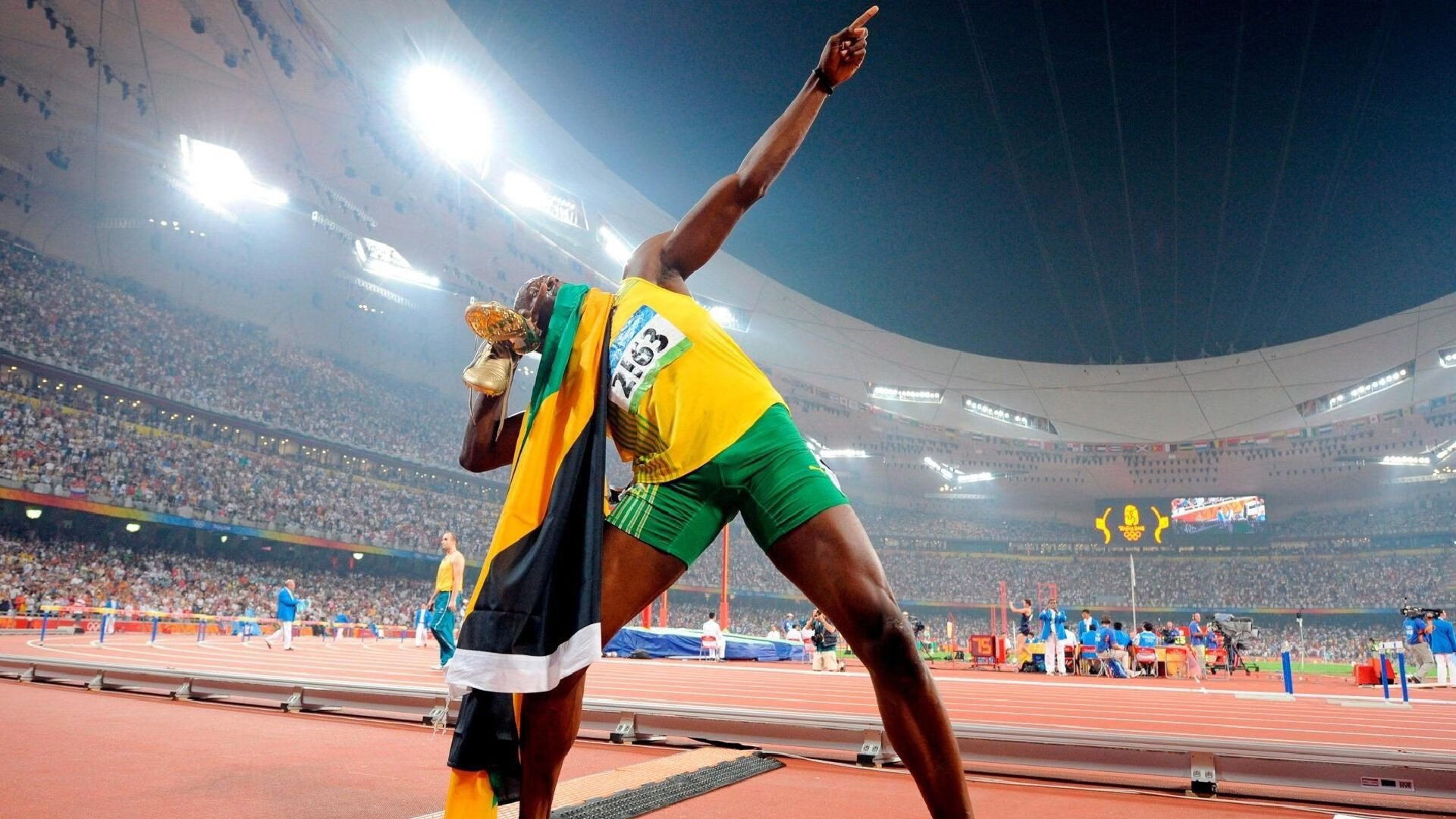 男子800自美队表现中规中矩，男子800米自由泳决赛直播