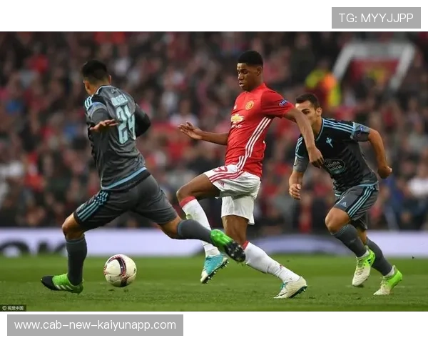 曼联弧顶强硬突破，拉什福德低射精确命中