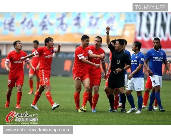 罚则细节：裁判如何维持比赛公正？，裁判被罚出场